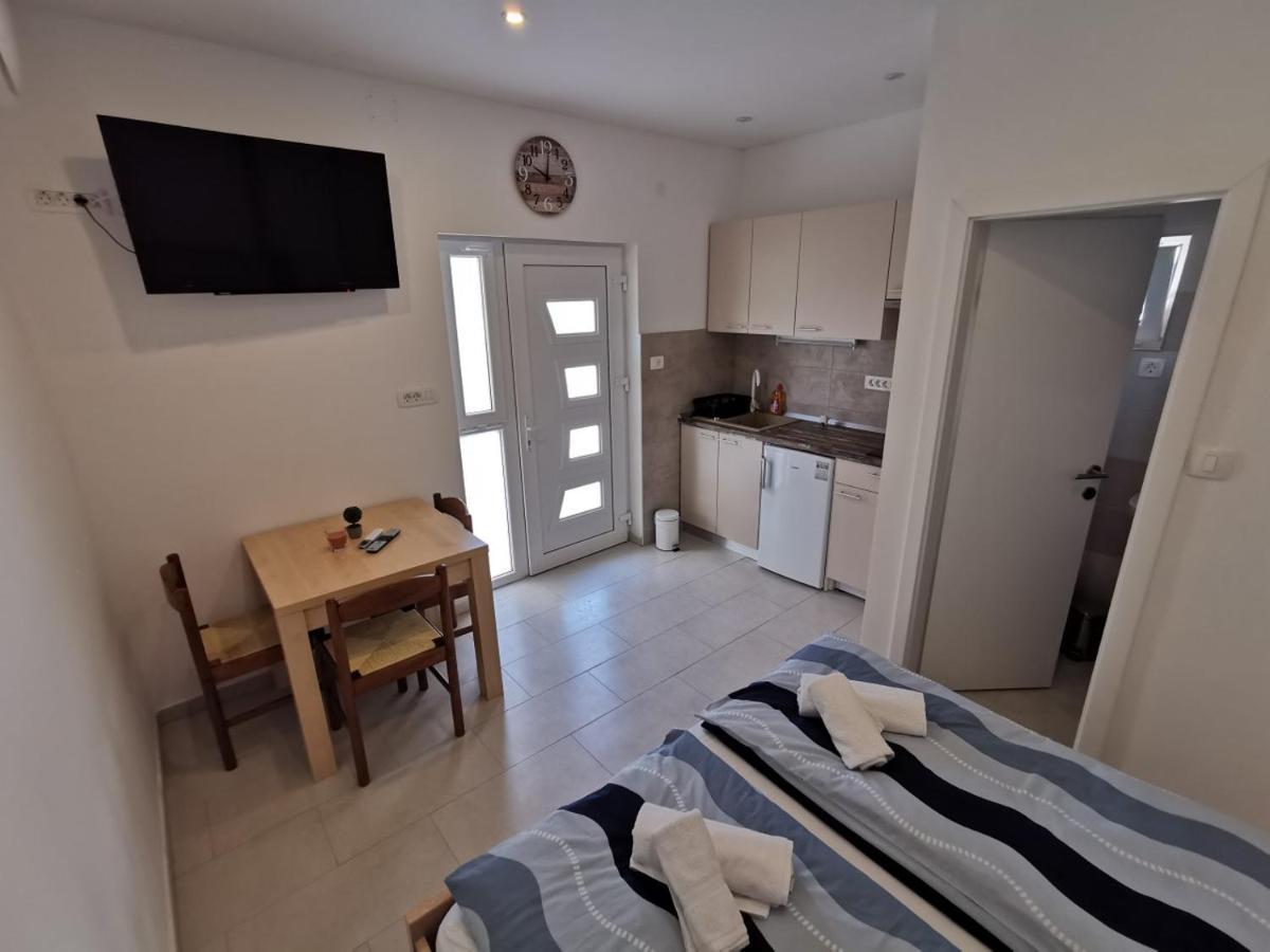Apartment Martina Banjol Luaran gambar