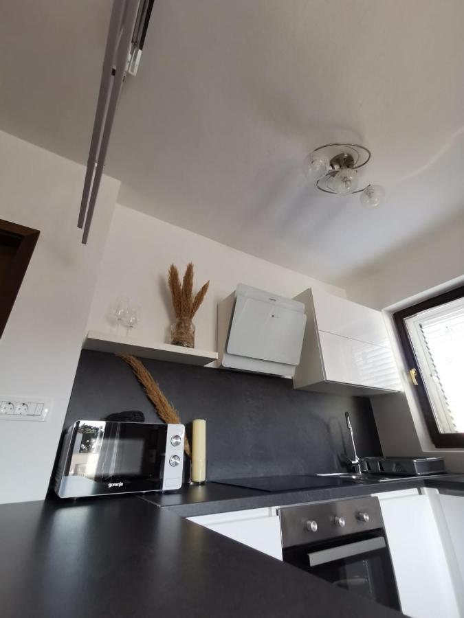 Apartment Martina Banjol Luaran gambar