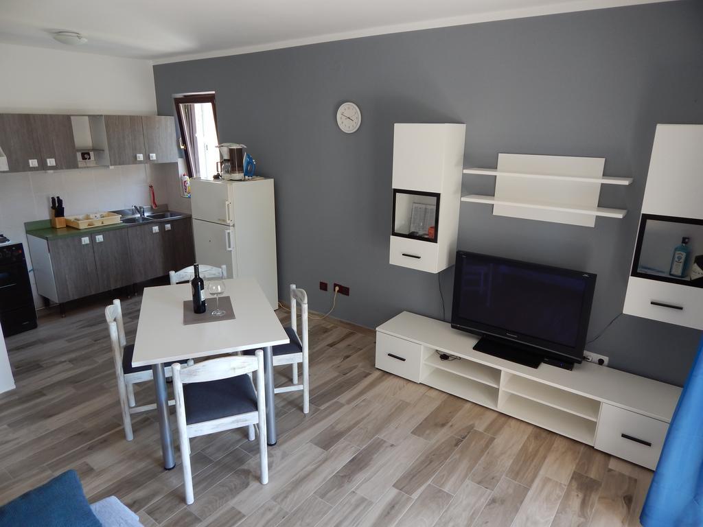 Apartment Martina Banjol Luaran gambar