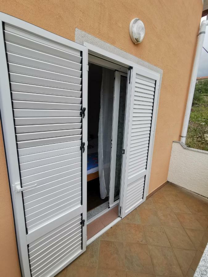 Apartment Martina Banjol Luaran gambar