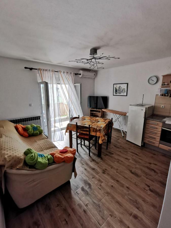 Apartment Martina Banjol Luaran gambar