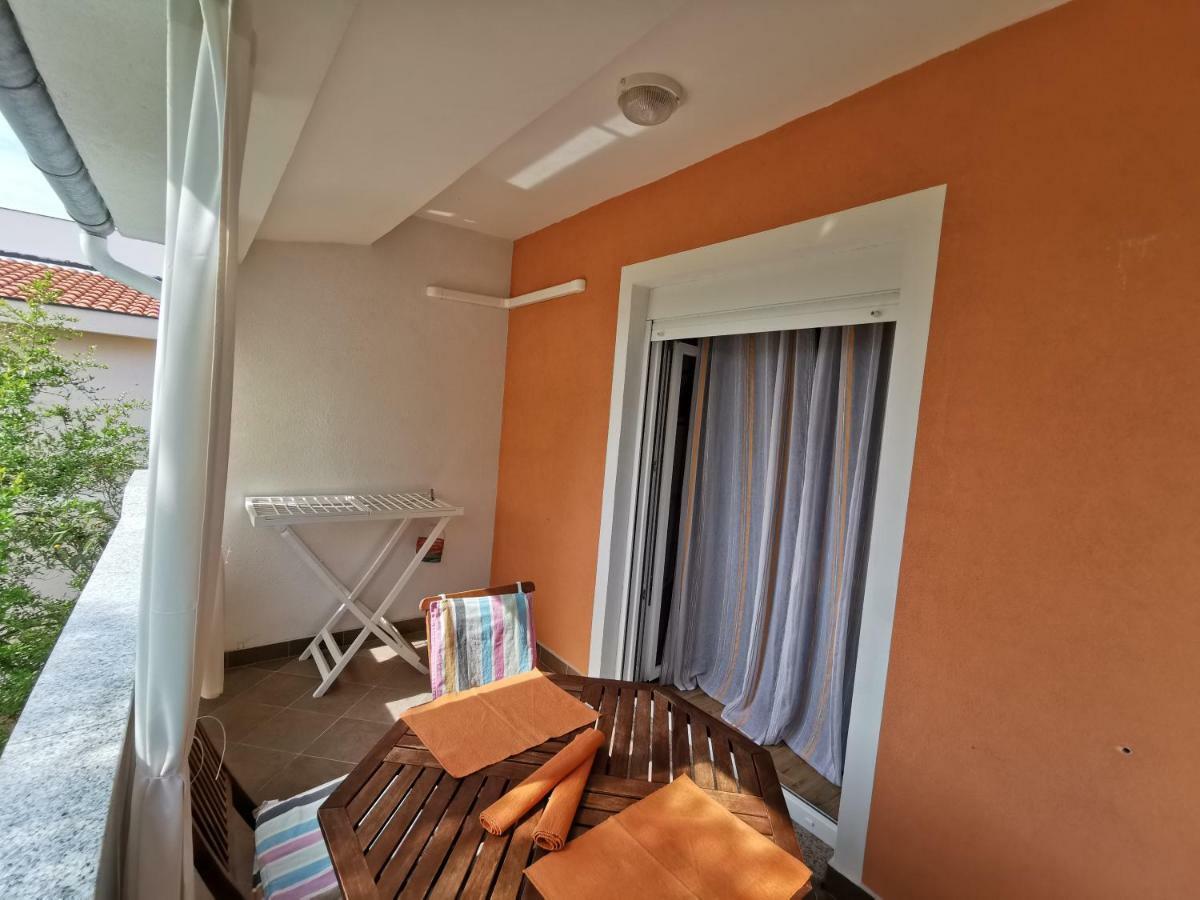 Apartment Martina Banjol Luaran gambar